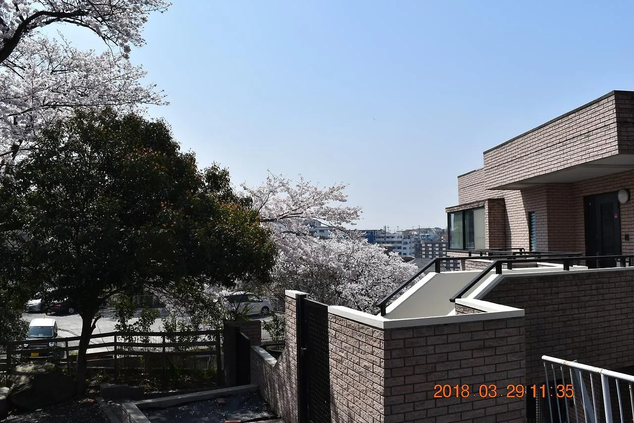 横浜市平楽園弐番館２階アパートメント 0*, 横浜市 日本