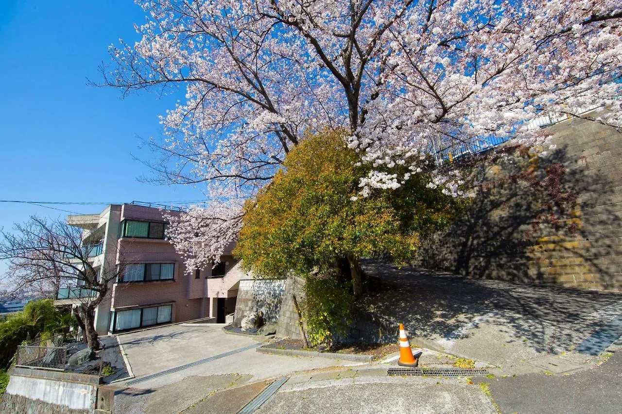 アパート 横浜市平楽園弐番館２階アパートメント