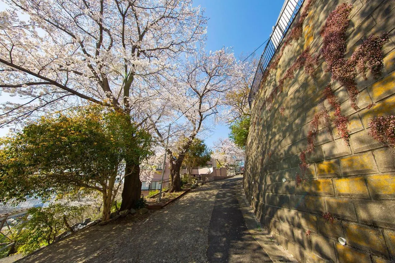 横浜市平楽園弐番館２階アパートメント アパート
