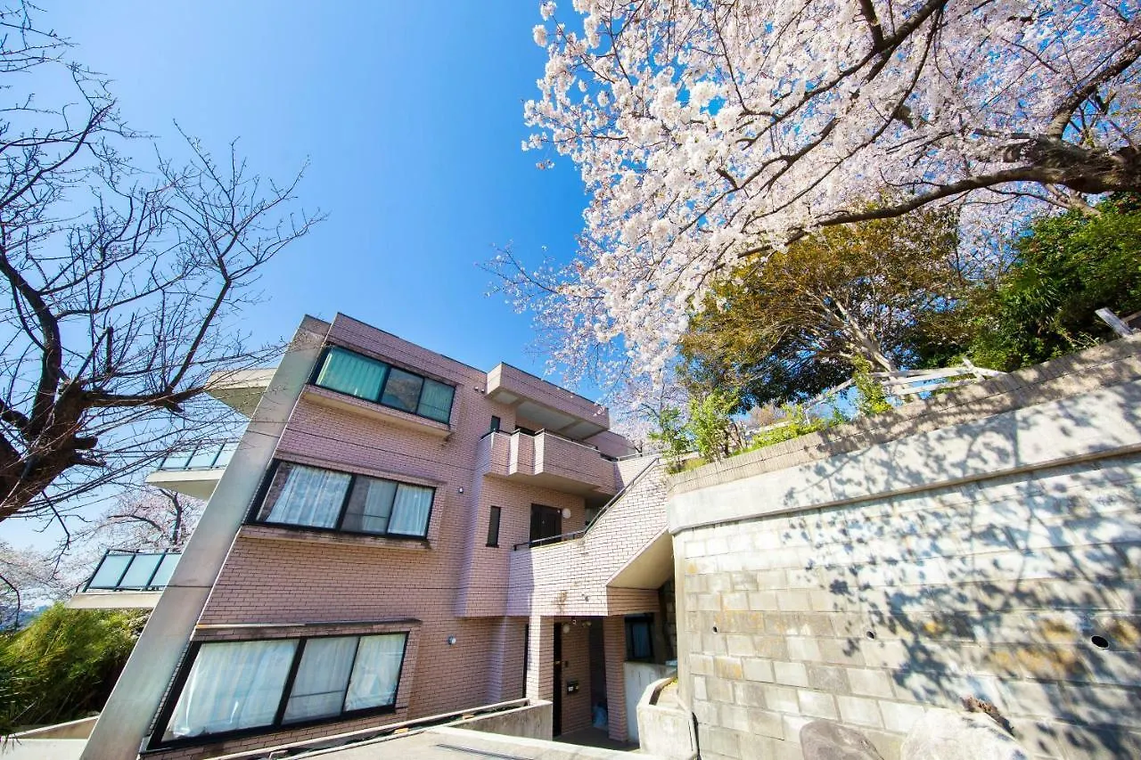 アパート 横浜市平楽園弐番館２階アパートメント