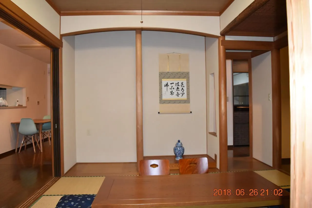 平楽園弐番館２階 Apartment Yokohama  Japan