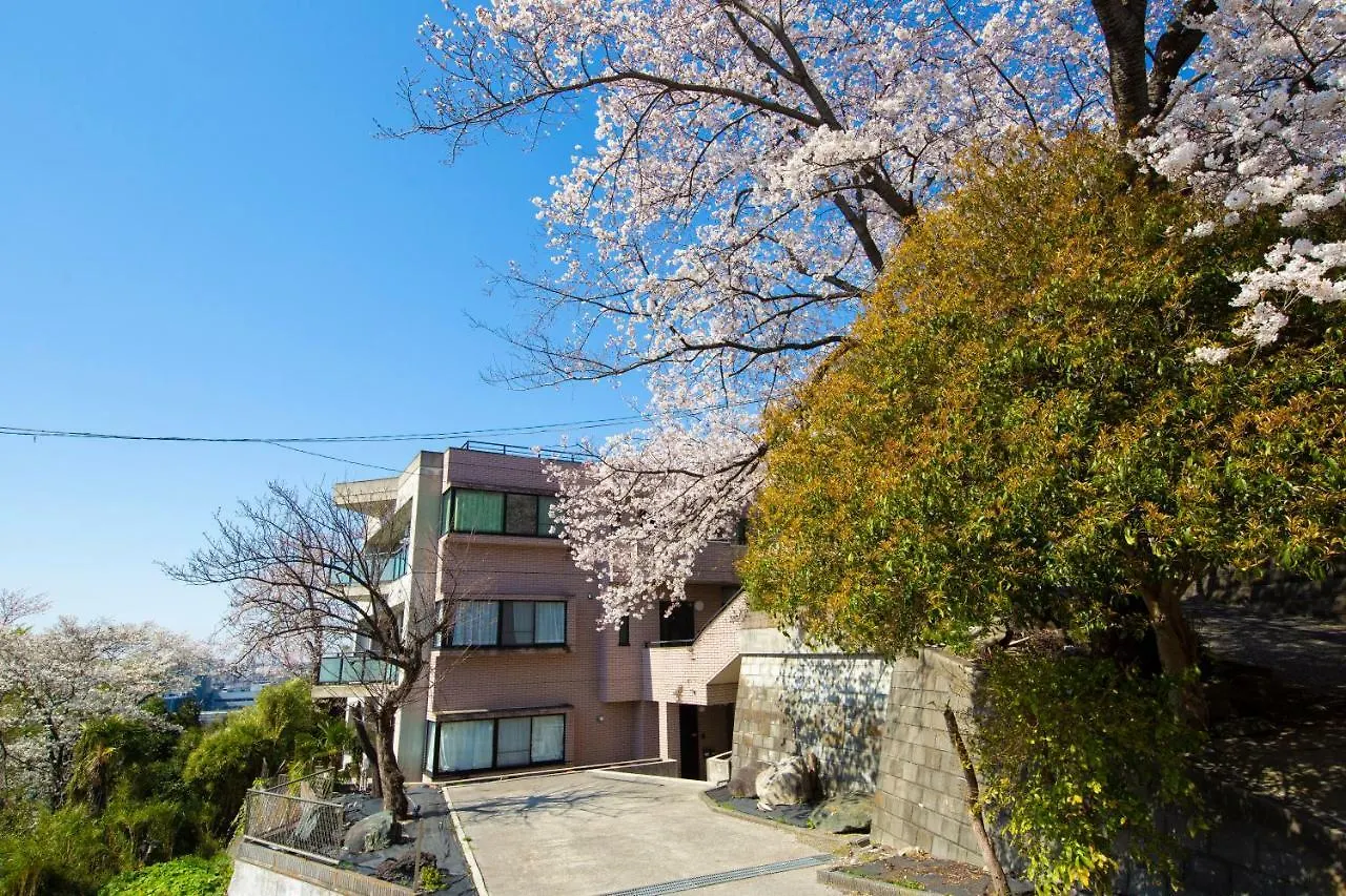 平楽園弐番館２階 Apartment Yokohama