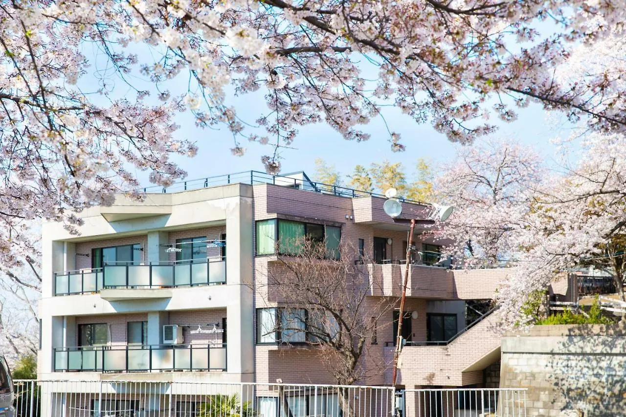 平楽園弐番館２階 Apartment Yokohama